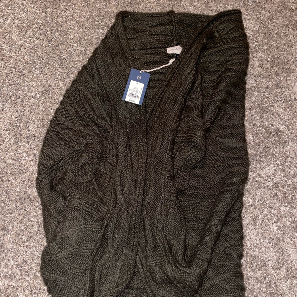 Universal thread sweater